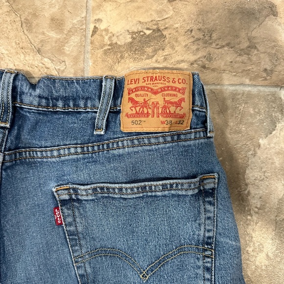 Levi’s 502 Jean - Picture 3 of 3